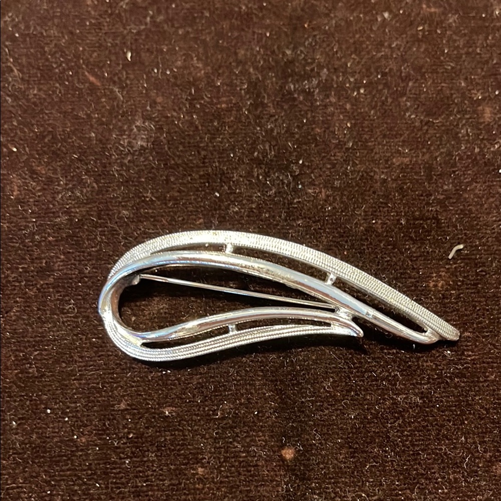 Sarah Coventry Silver Tone Brooch